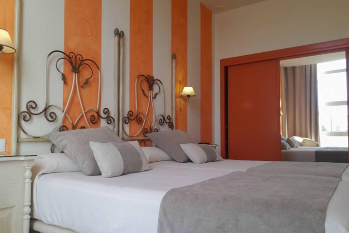 Crisol Chiclana Hotel Chiclana de la Frontera Exterior photo